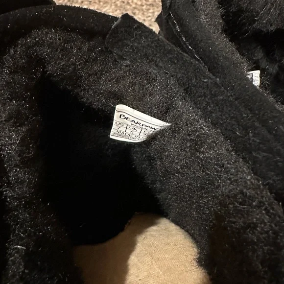 Bearpaw Women’s Shorty Suede Black Boots - Picture 10 of 13